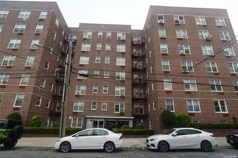 63-45 Saunders St #3G, New York, NY 11374