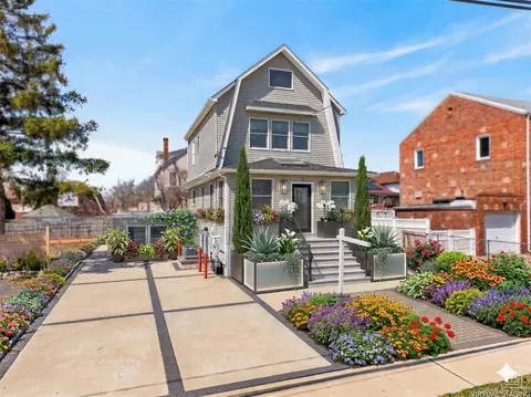 19 6th St, North Hempstead, NY 11040