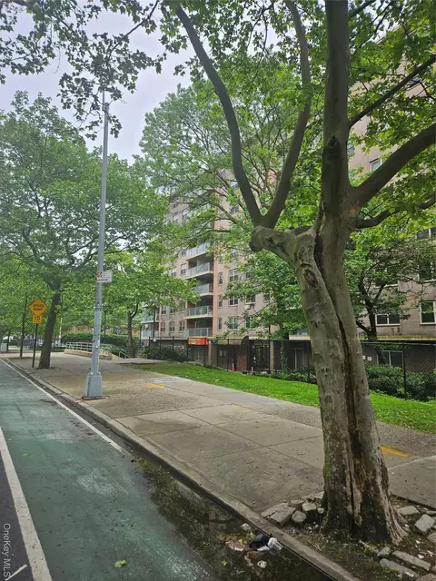 240 Cozine Ave #5B, Brooklyn, NY 11207