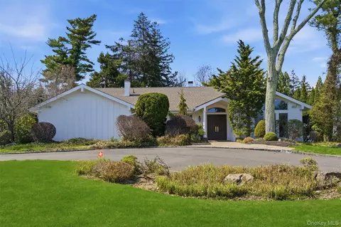 21 Kristi Dr, Jericho, NY 11753