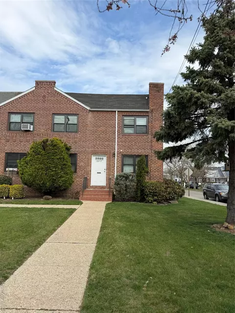 203-17 35th Ave #B, Bayside, NY 11361