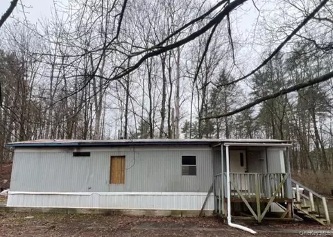 79-87 N Old Greenfield Rd, Ellenville, NY 12428