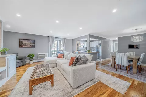 118 Fairharbor Dr #118, Patchogue, NY 11772