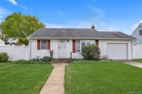 226 Lee Ave, Hicksville, NY 11801