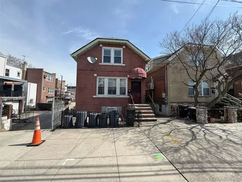 1374 Hobart Ave, New York, NY 10461