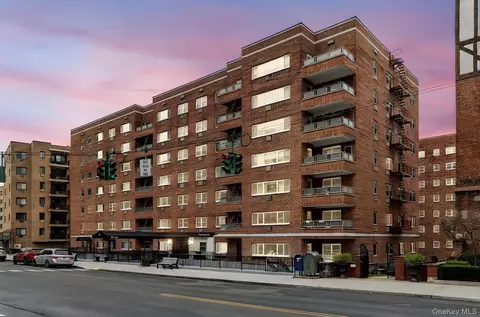 80 E Hartsdale Ave #101, Greenburgh, NY 10530