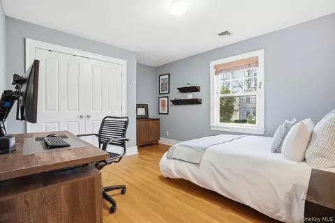 Bedroom - 4 Boulder Rd, Rye, NY 10580 photo 4 of 5
