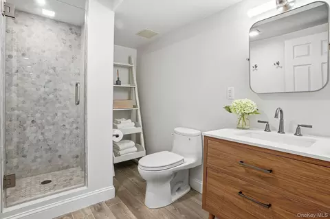Bath - 4 Boulder Rd, Rye, NY 10580 photo 7 of 7