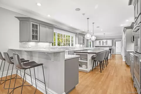 Kitchen - 4 Boulder Rd, Rye, NY 10580 photo 1 of 4