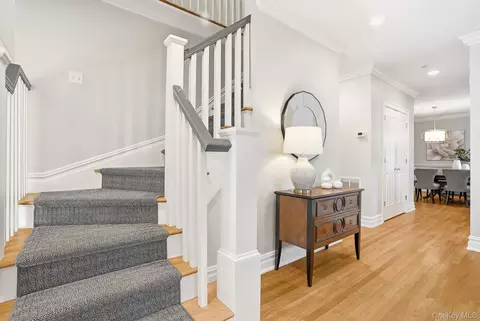 Entry Way - 4 Boulder Rd, Rye, NY 10580 photo 2 of 3