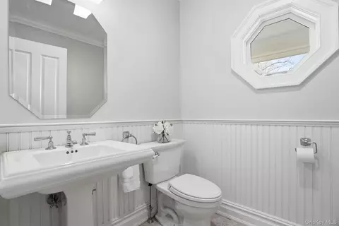 Bath - 4 Boulder Rd, Rye, NY 10580 photo 1 of 7