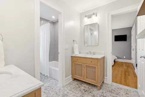 Bath - 4 Boulder Rd, Rye, NY 10580 photo 5 of 7