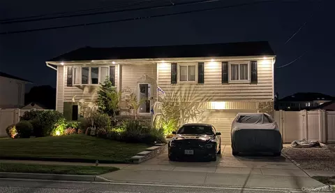 35 Florence Ave, Massapequa, NY 11758