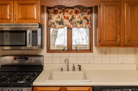 Kitchen - 200 Husted Ave, Peekskill, NY 10566 photo 3 of 5