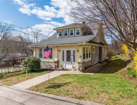 Exterior - 200 Husted Ave, Peekskill, NY 10566 photo 2 of 10