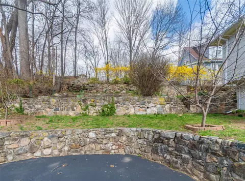 Exterior - 200 Husted Ave, Peekskill, NY 10566 photo 8 of 10