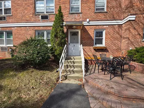 125 N Washington Ave #2, Greenburgh, NY 10530