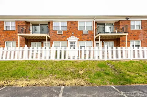 6 Colonial Rd #44, Beacon, NY 12508