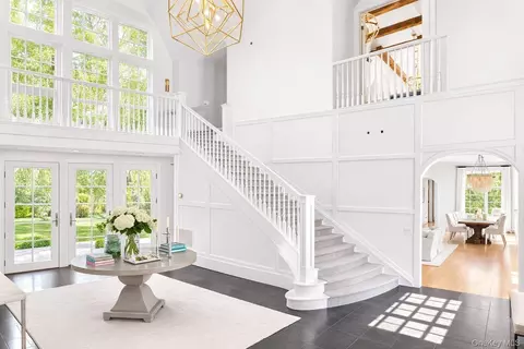 123 Abrahams Path, East Hampton, NY 11937
