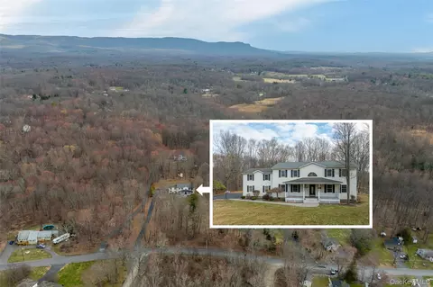 281 Lake Shore Dr, Shawangunk, NY 12566