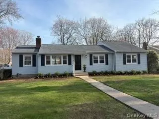 12 Fairlee Dr, East Northport, NY 11731