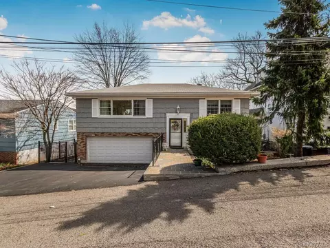 91 Edgecliff Ter, Yonkers, NY 10705