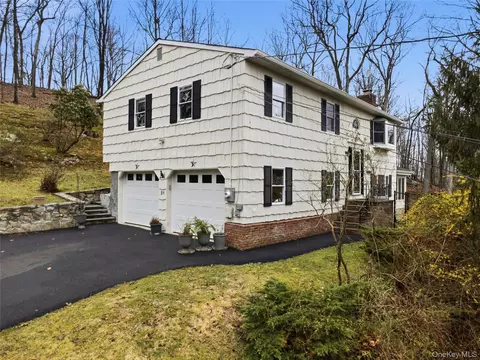 31 Colonel Enoch Dr, Carmel, NY 10512