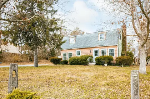 51 Southaven Ave, Medford, NY 11763