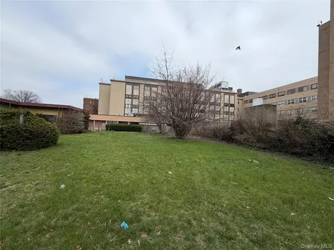 4341 4345 Burling St, New York, NY 11355