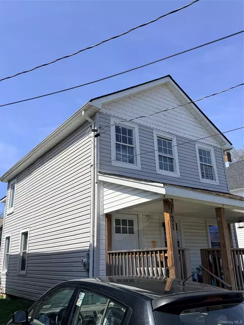 131 Hammond St, Port Jervis, NY 12771