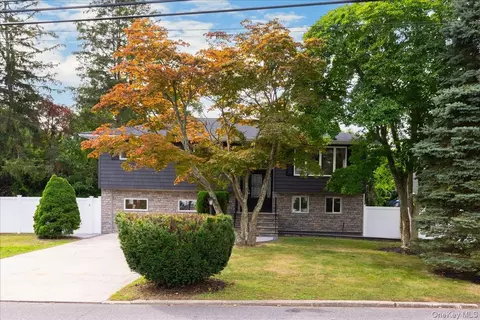 22 Brian Dr, East Islip, NY 11730