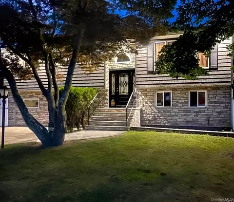 22 Brian Dr, East Islip, NY 11730