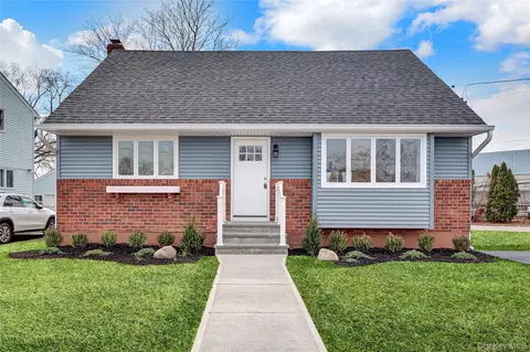 89 Sherman Ave, Bethpage, NY 11714