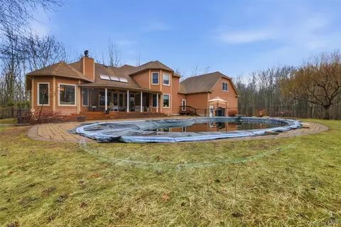 6 Foxwood Rd, New Paltz, NY 12561