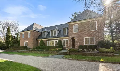 50 Greendale Rd, Scarsdale, NY 10583