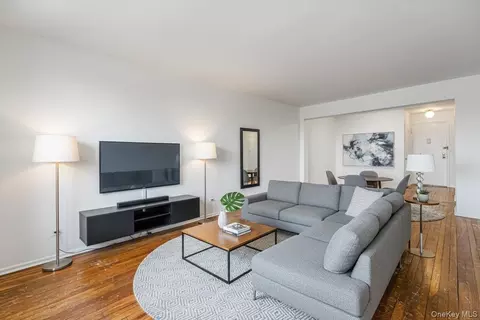 80-35 Springfield Blvd #6F, New York, NY 11427