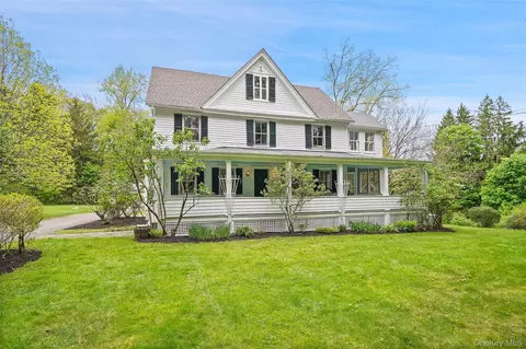2 Mekeel St, Katonah, NY 10536