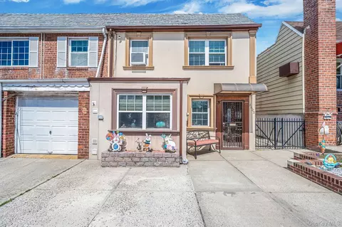 8605 77th Ave, New York, NY 11385