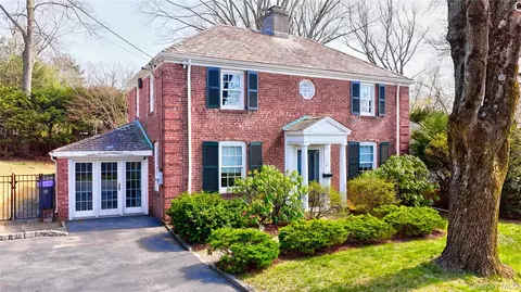 61 Kathwood Rd, Greenburgh, NY 10607