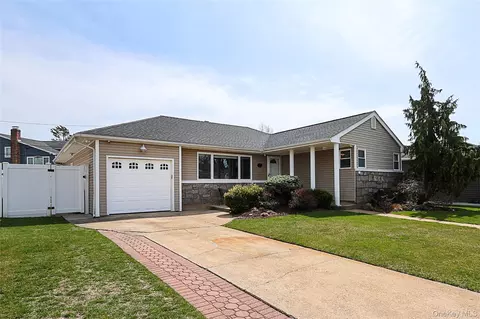 921 Ilse Ct, North Bellmore, NY 11710