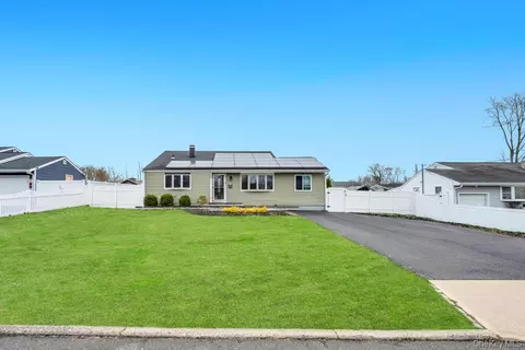 3117 Kane Ave, Medford, NY 11763