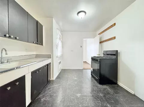 57-10 Junction Blvd #1E, Elmhurst, NY 11373