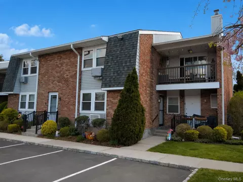146 Millard Ave #146, Babylon, NY 11704