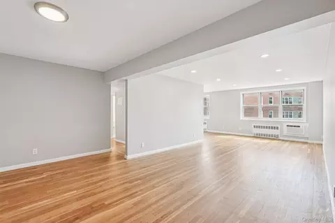 98 Dehaven Dr #4C, Yonkers, NY 10703