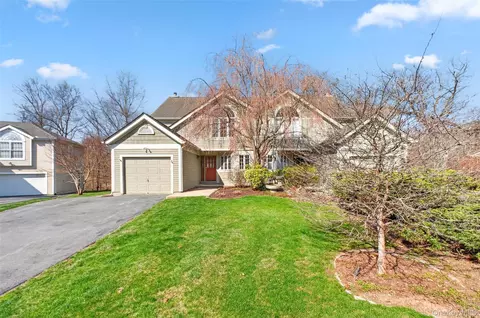 24 Coventry Cir, Mahopac, NY 10541