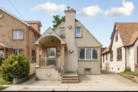 16711 81st Ave, Jamaica, NY 11432