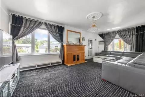 16711 81st Ave, Jamaica, NY 11432