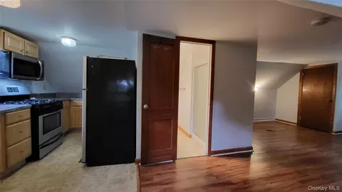 Entry Way - 47 Kinderhook Dr, Poughkeepsie, NY 12603 photo 10 of 11