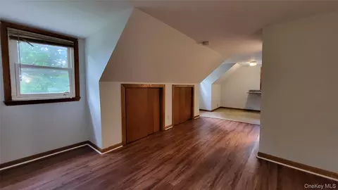 Entry Way - 47 Kinderhook Dr, Poughkeepsie, NY 12603 photo 9 of 11