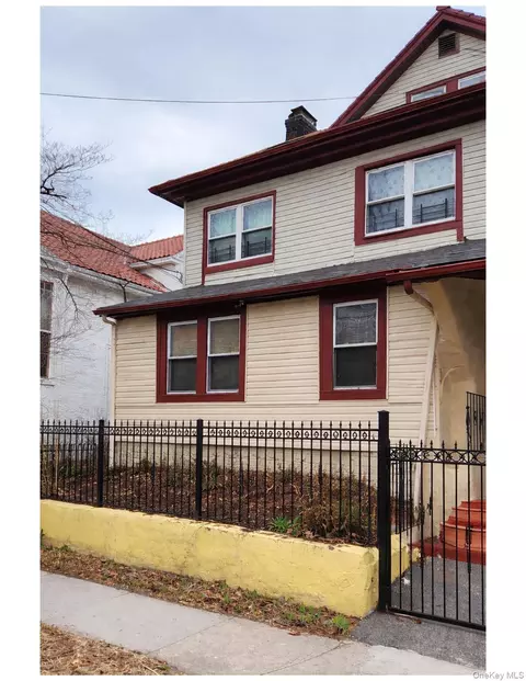 17 Amsterdam Pl, Mount Vernon, NY 10553